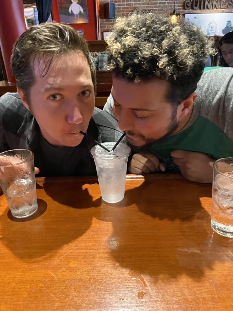 customers sharing drinks